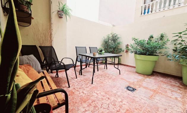 Sale - Apartment / flat -
Torrevieja - Centro