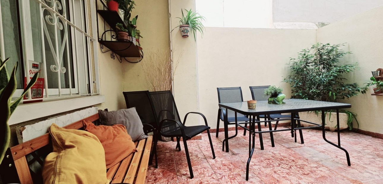 Sale - Apartment / flat -
Torrevieja - Centro