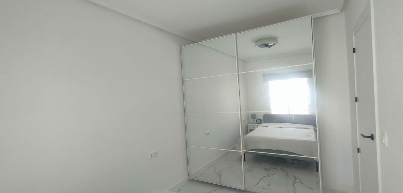 Herverkoop - Appartement / flat -
Torrevieja - Los Frutales