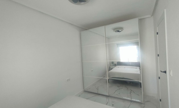 Herverkoop - Appartement / flat -
Torrevieja - Los Frutales