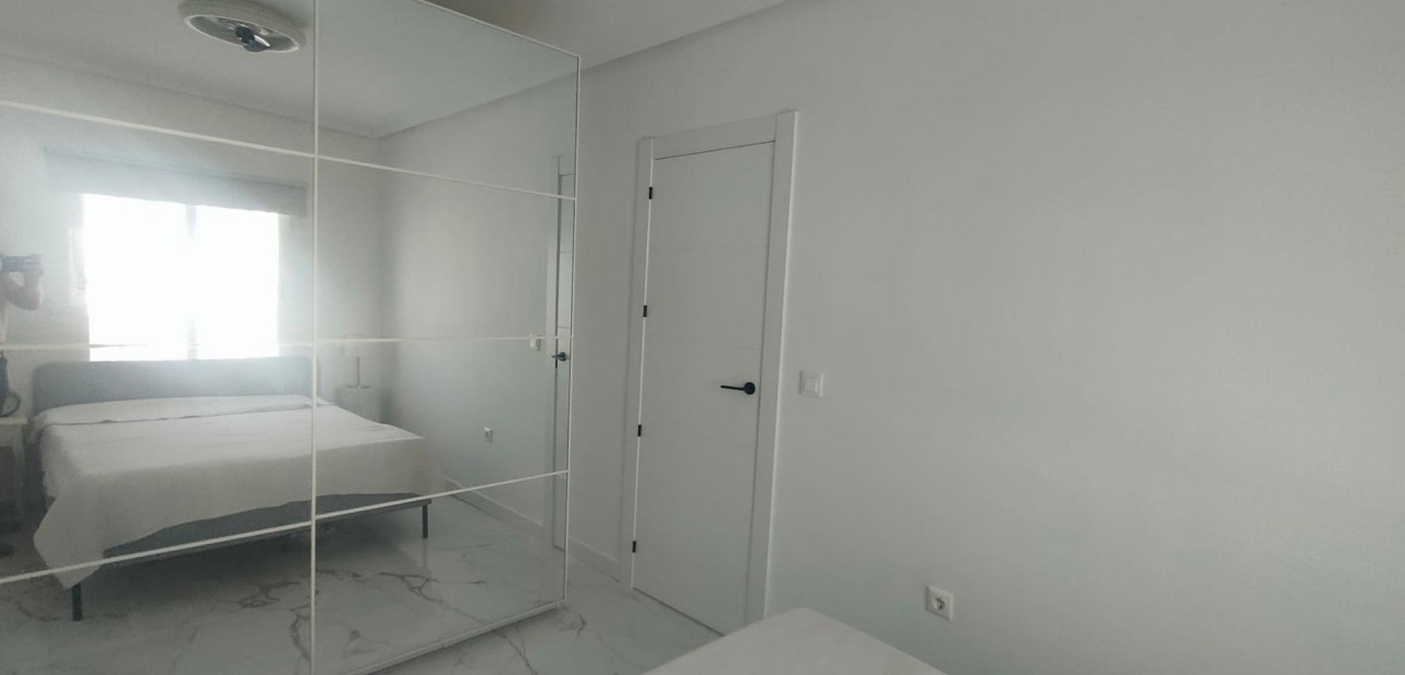 Herverkoop - Appartement / flat -
Torrevieja - Los Frutales