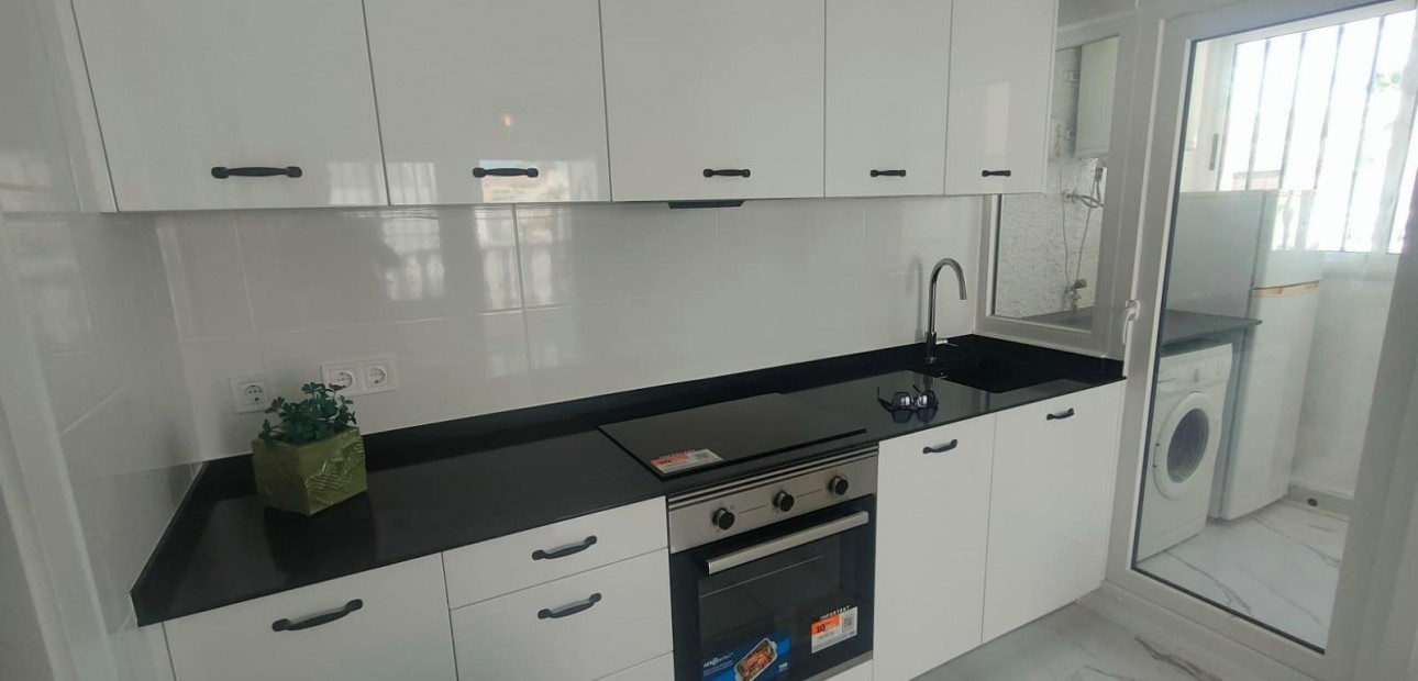 Herverkoop - Appartement / flat -
Torrevieja - Los Frutales