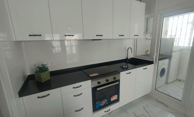 Herverkoop - Appartement / flat -
Torrevieja - Los Frutales