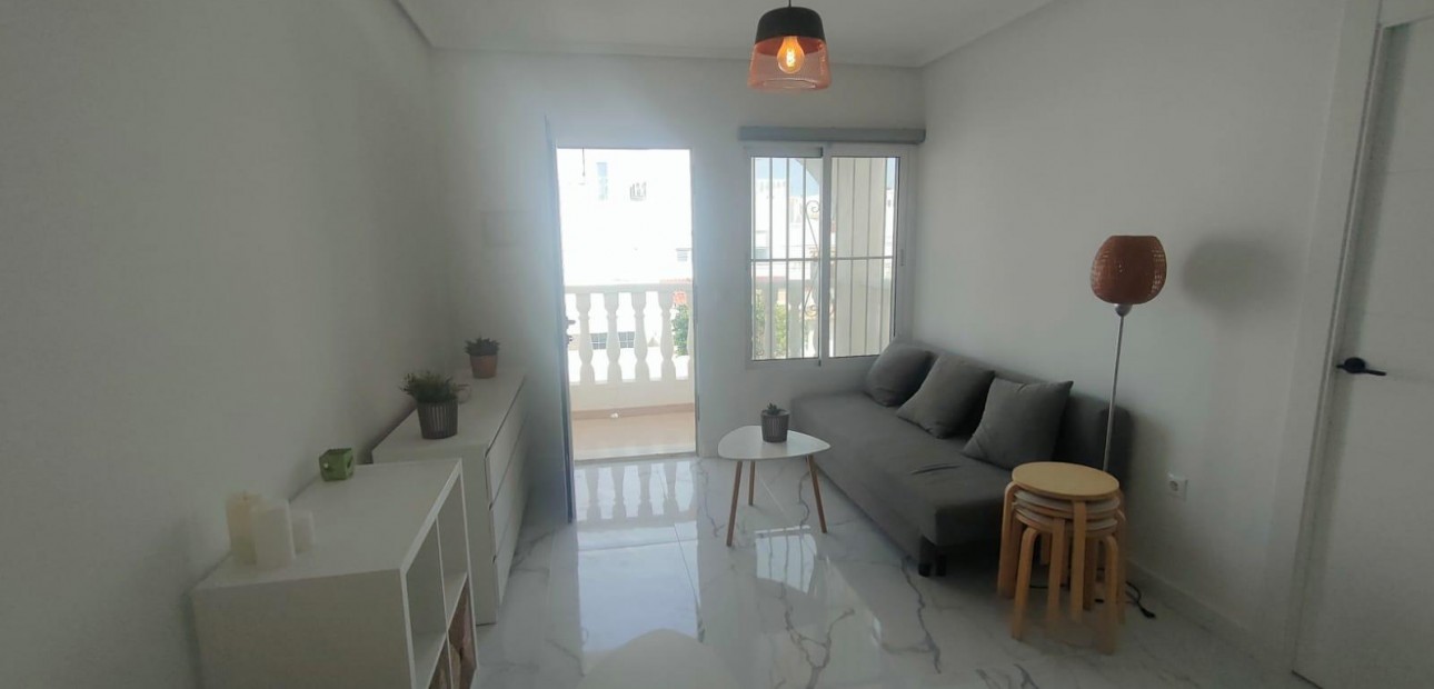Herverkoop - Appartement / flat -
Torrevieja - Los Frutales