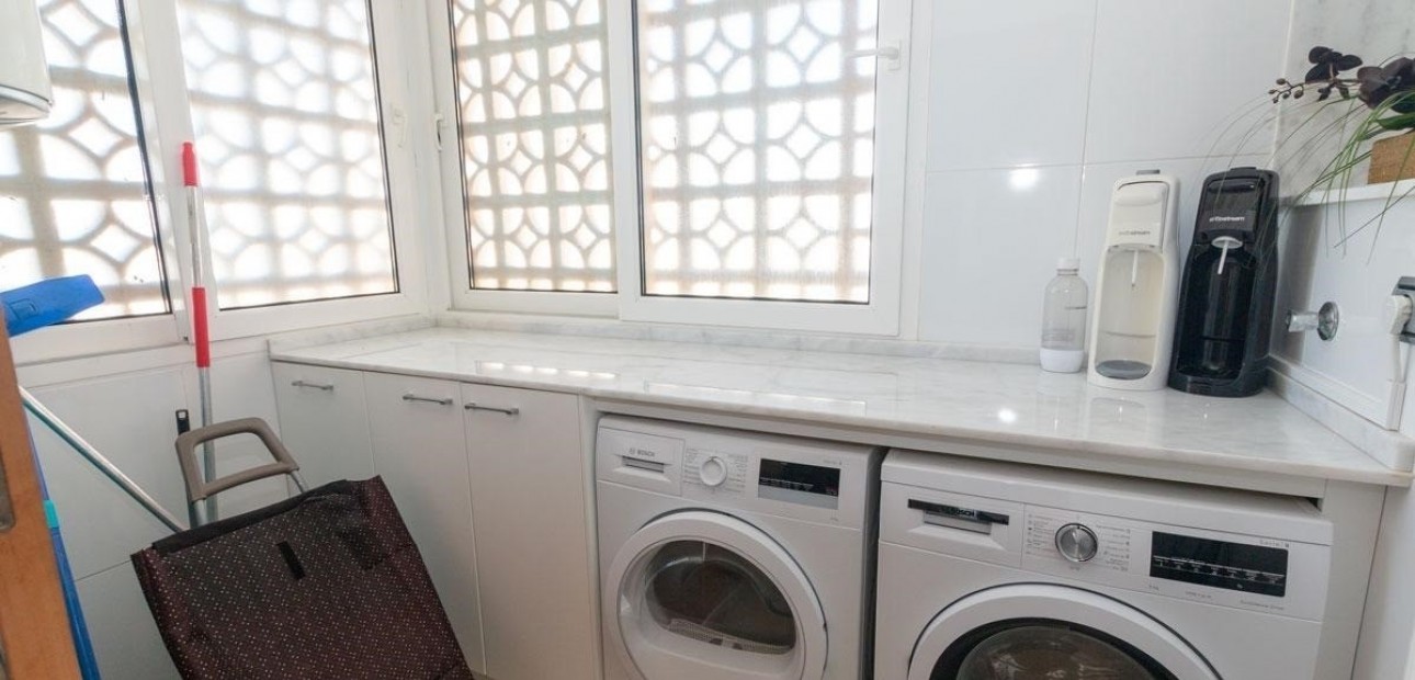 Sale - Apartment / flat -
Torrevieja - Playa Del Cura