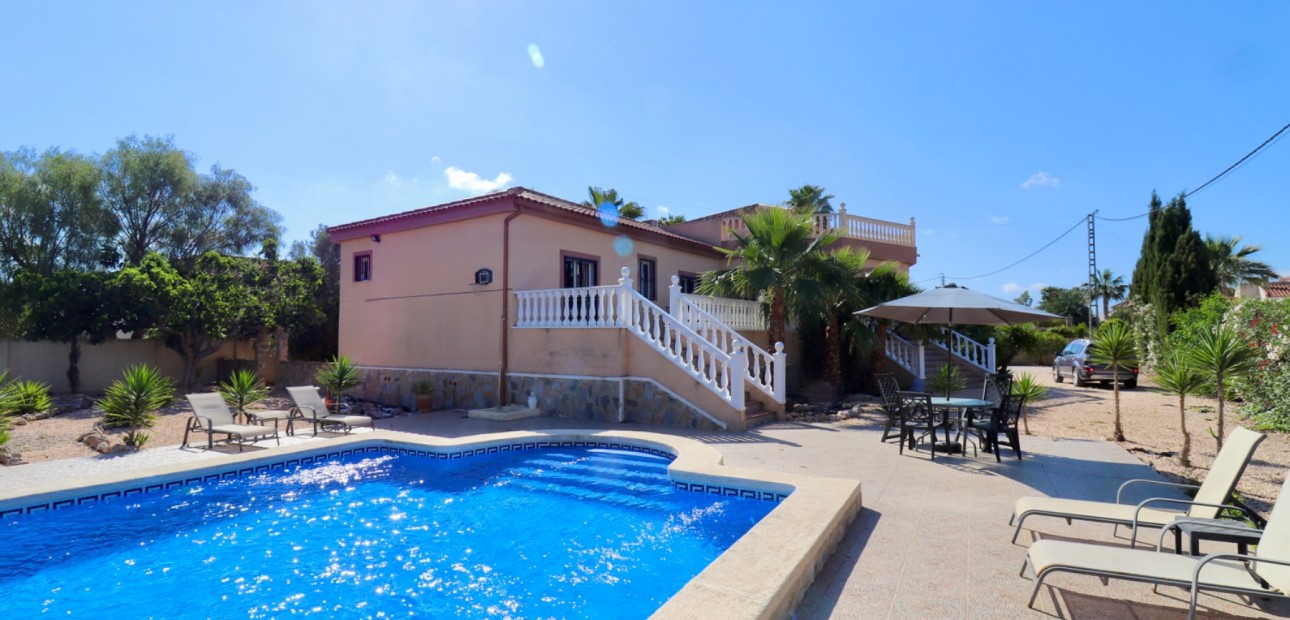 Herverkoop - Country Property -
Catral