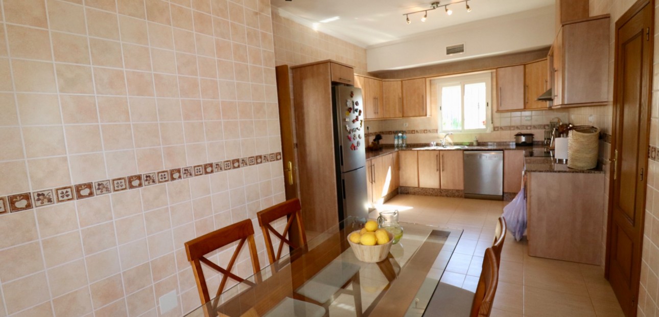 Herverkoop - Country Property -
Catral