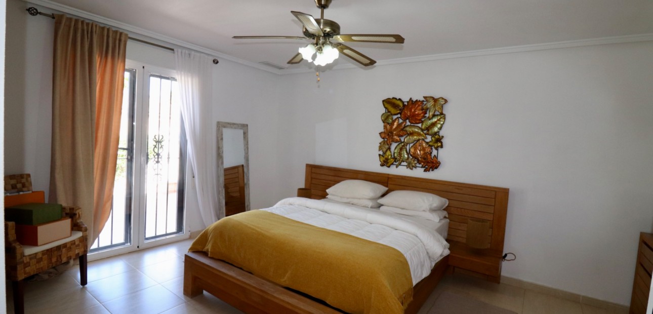 Herverkoop - Country Property -
Catral