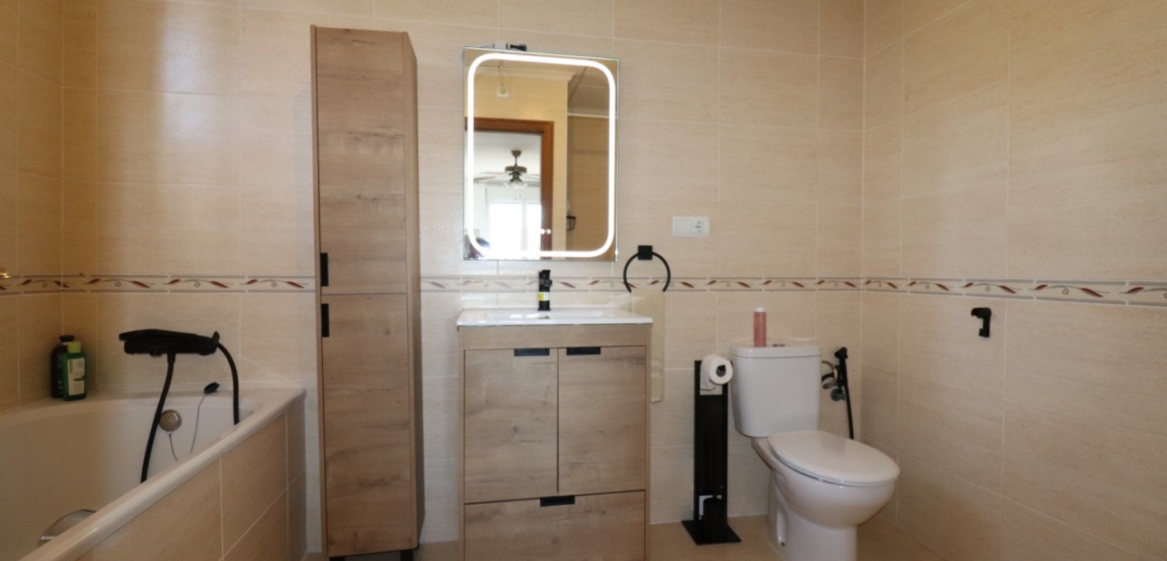 Herverkoop - Country Property -
Catral