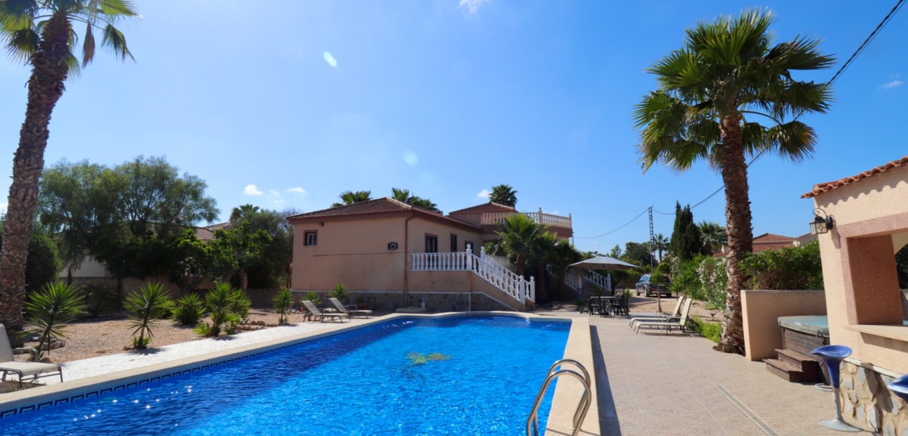 Herverkoop - Country Property -
Catral