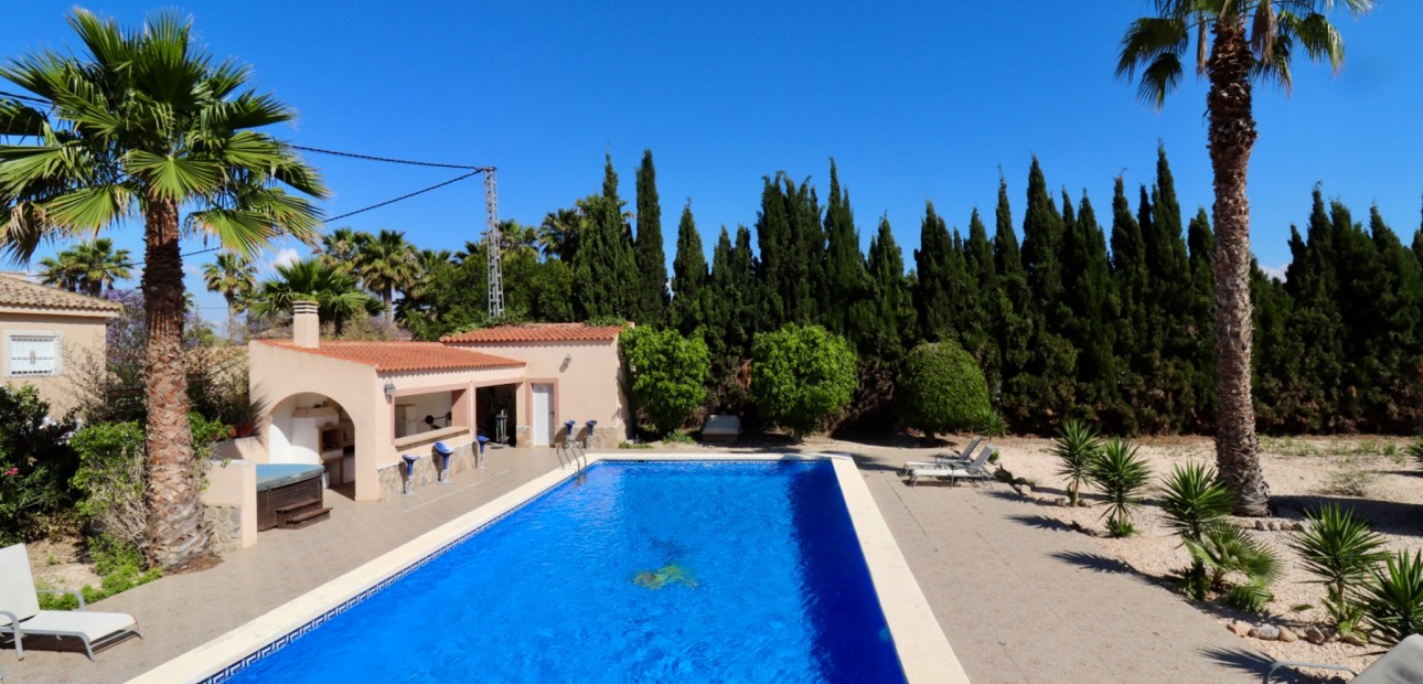 Herverkoop - Country Property -
Catral