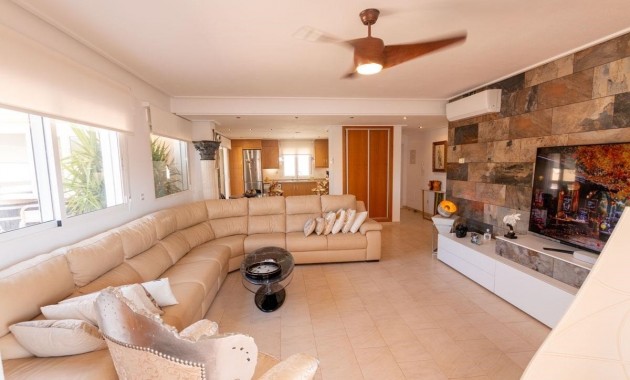 Sale - Apartment / flat -
Orihuela Costa - Los Dolses