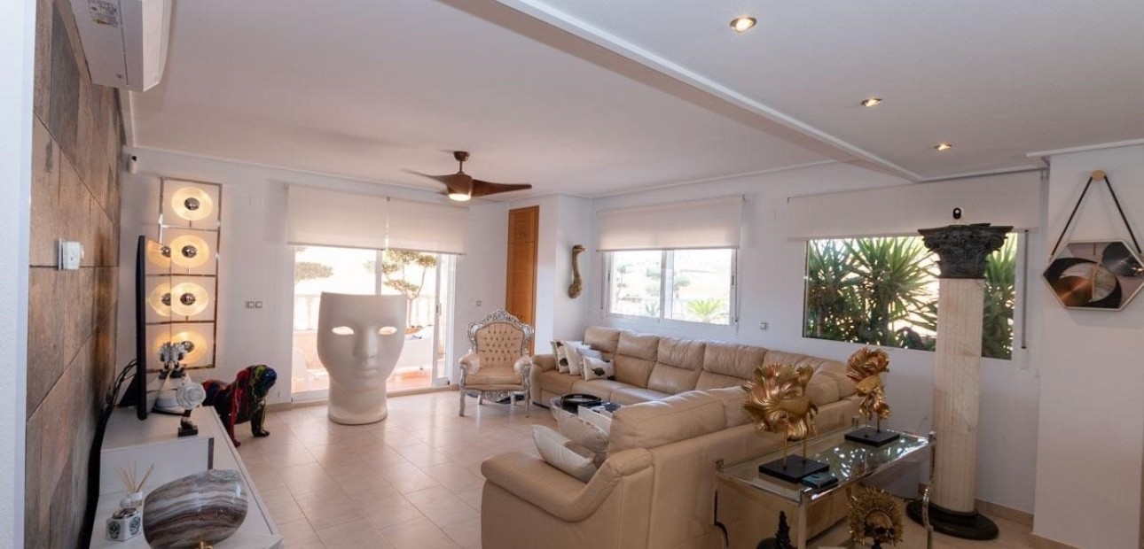 Sale - Apartment / flat -
Orihuela Costa - Los Dolses