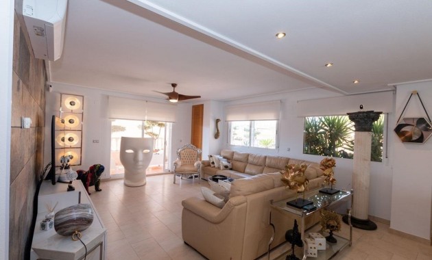 Sale - Apartment / flat -
Orihuela Costa - Los Dolses