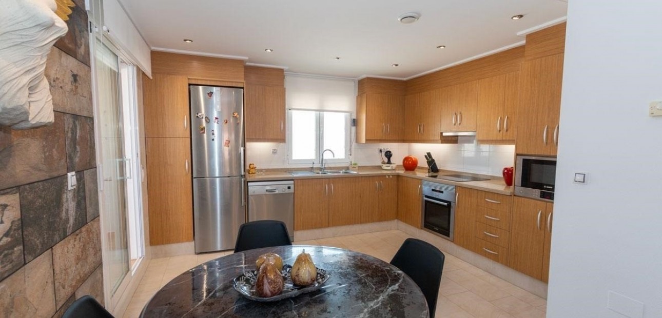 Sale - Apartment / flat -
Orihuela Costa - Los Dolses