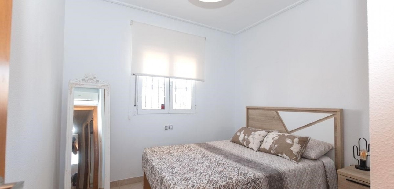 Sale - Apartment / flat -
Orihuela Costa - Los Dolses