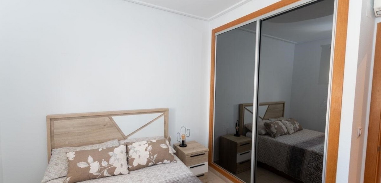 Sale - Apartment / flat -
Orihuela Costa - Los Dolses