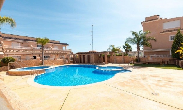 Sale - Apartment / flat -
Orihuela Costa - Los Dolses