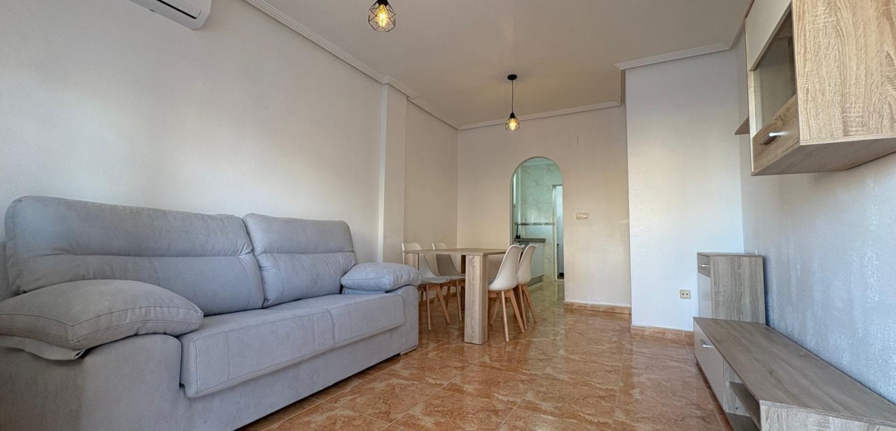 Sale - Bungalow -
Torrevieja - Paseo maritimo