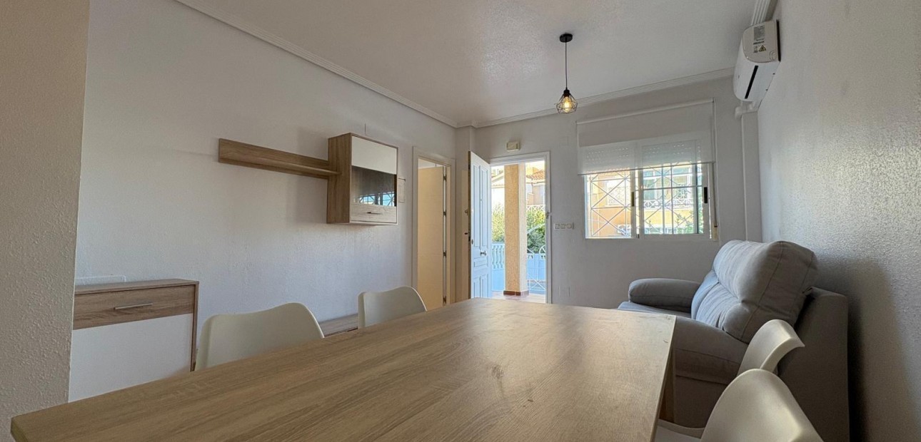 Sale - Bungalow -
Torrevieja - Paseo maritimo