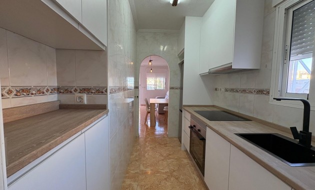 Sale - Bungalow -
Torrevieja - Paseo maritimo