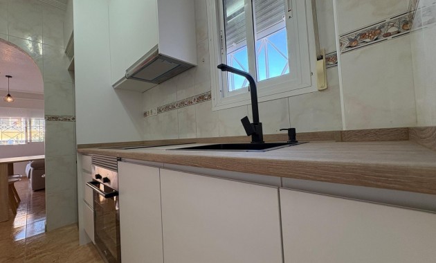 Sale - Bungalow -
Torrevieja - Paseo maritimo