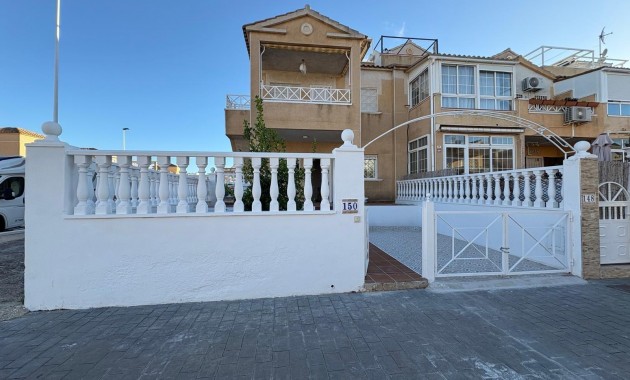 Sale - Bungalow -
Torrevieja - Paseo maritimo