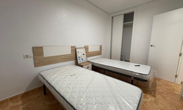 Sale - Bungalow -
Torrevieja - Paseo maritimo