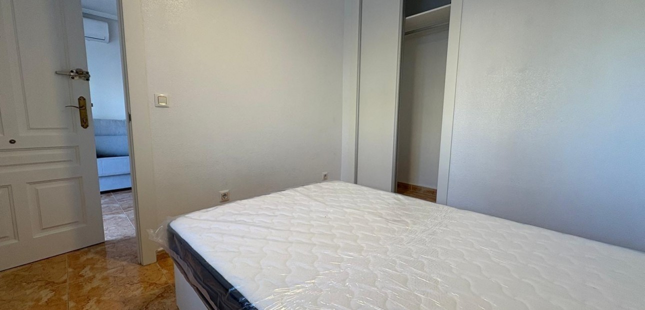 Sale - Bungalow -
Torrevieja - Paseo maritimo