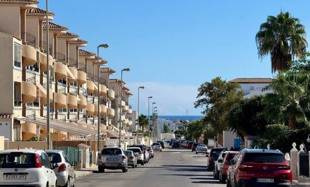 Sale - Apartment / flat -
Orihuela - Los Balcones Y los Altos