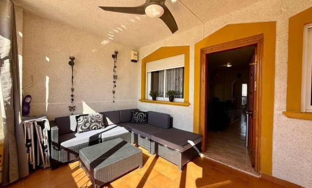 Sale - Apartment / flat -
Orihuela - Los Balcones Y los Altos