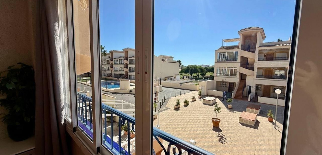 Sale - Apartment / flat -
Orihuela - Los Balcones Y los Altos