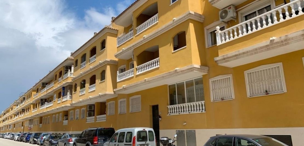 Sale - Apartment / flat -
Formentera del Segura - Formentera - Village