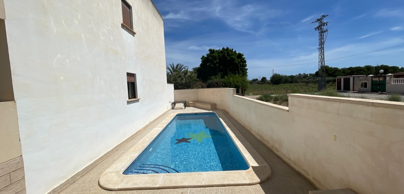 Sale - Townhouse -
Daya Nueva - Daya Nueva - Town