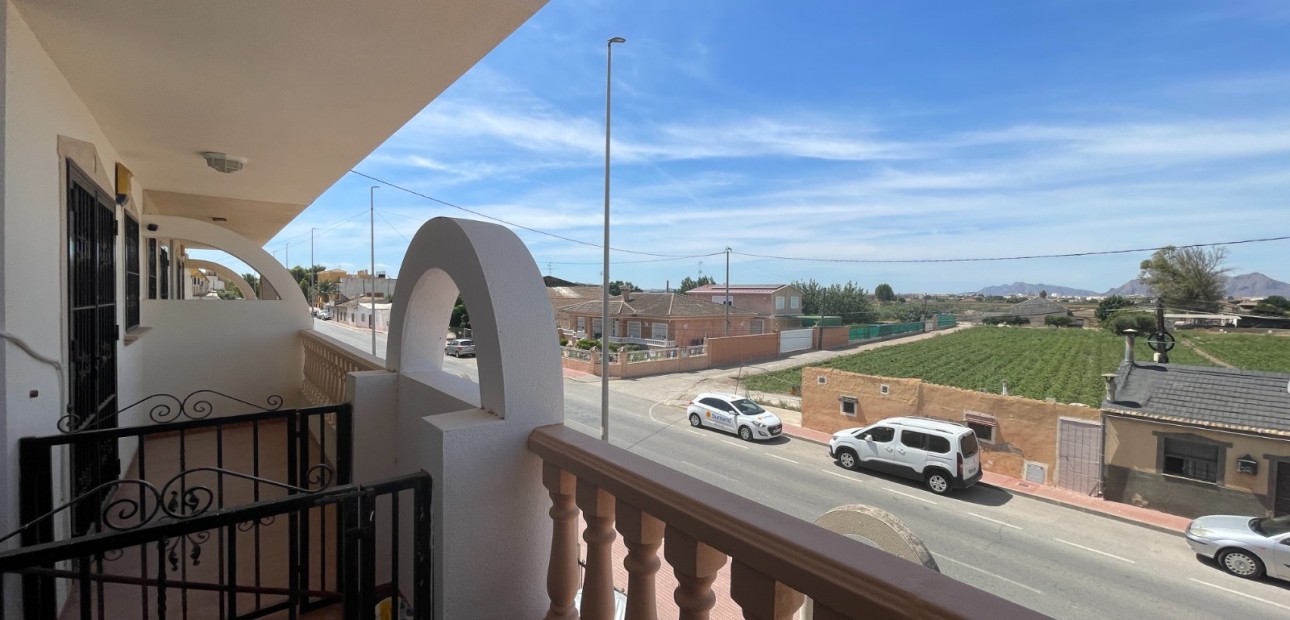 Sale - Townhouse -
Daya Nueva - Daya Nueva - Town