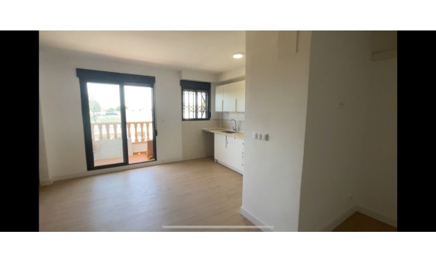 Sale - Townhouse -
Daya Nueva - Daya Nueva - Town