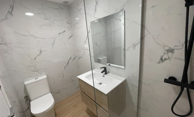 Sale - Townhouse -
Daya Nueva - Daya Nueva - Town