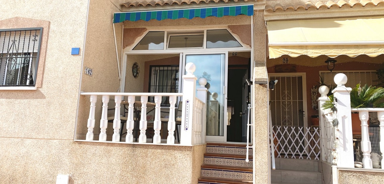 Sale - Apartment / flat -
Algorfa - Montemar