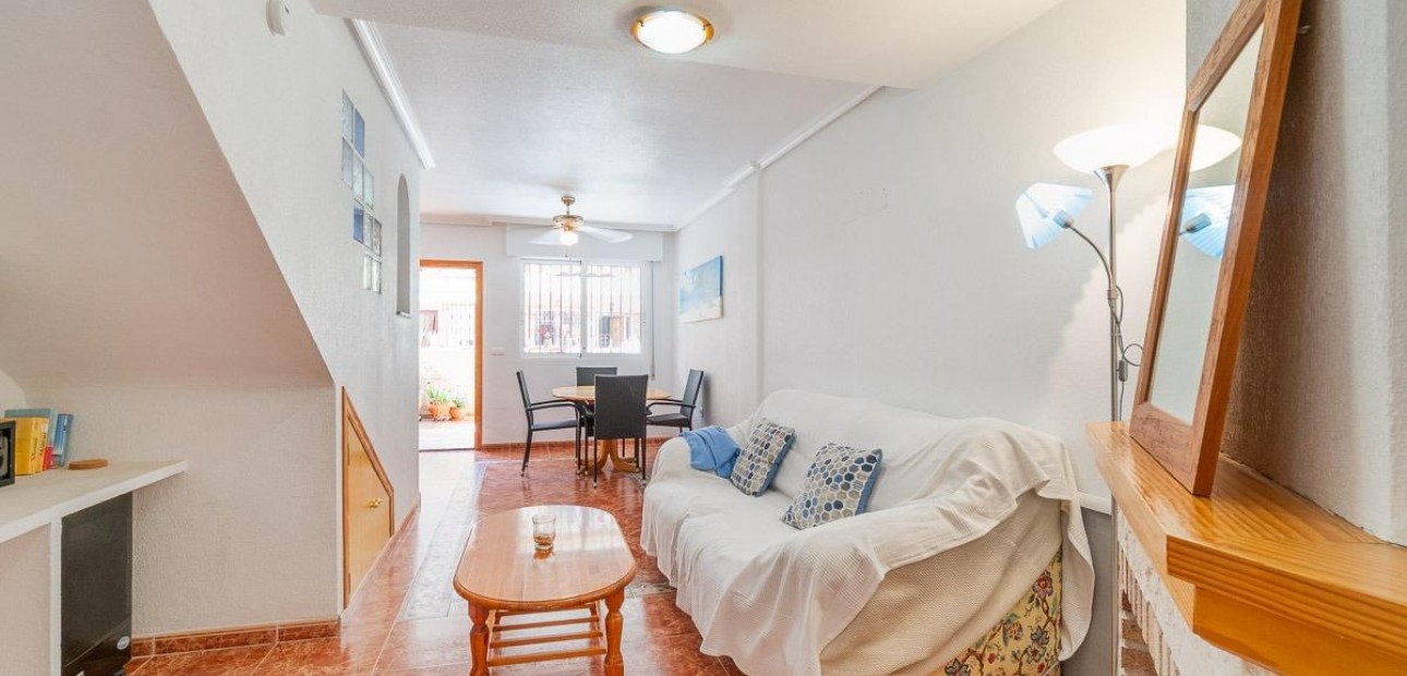 Sale - Terraced house -
Orihuela Costa - Playa Flamenca