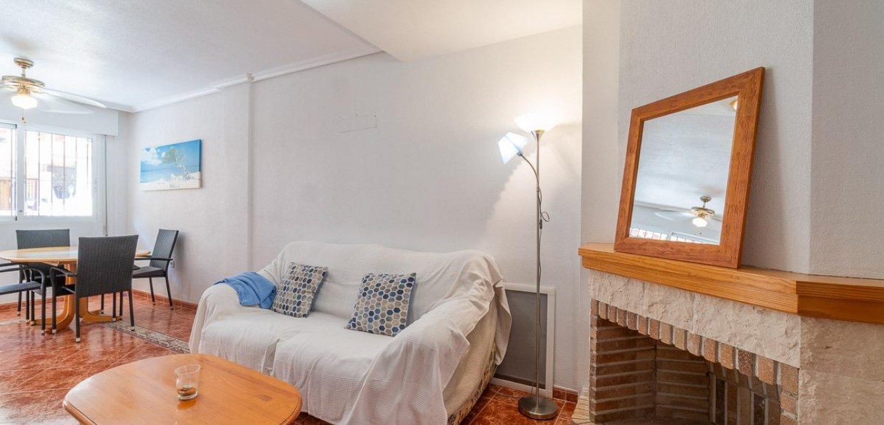 Sale - Terraced house -
Orihuela Costa - Playa Flamenca