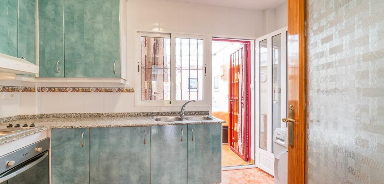 Sale - Terraced house -
Orihuela Costa - Playa Flamenca