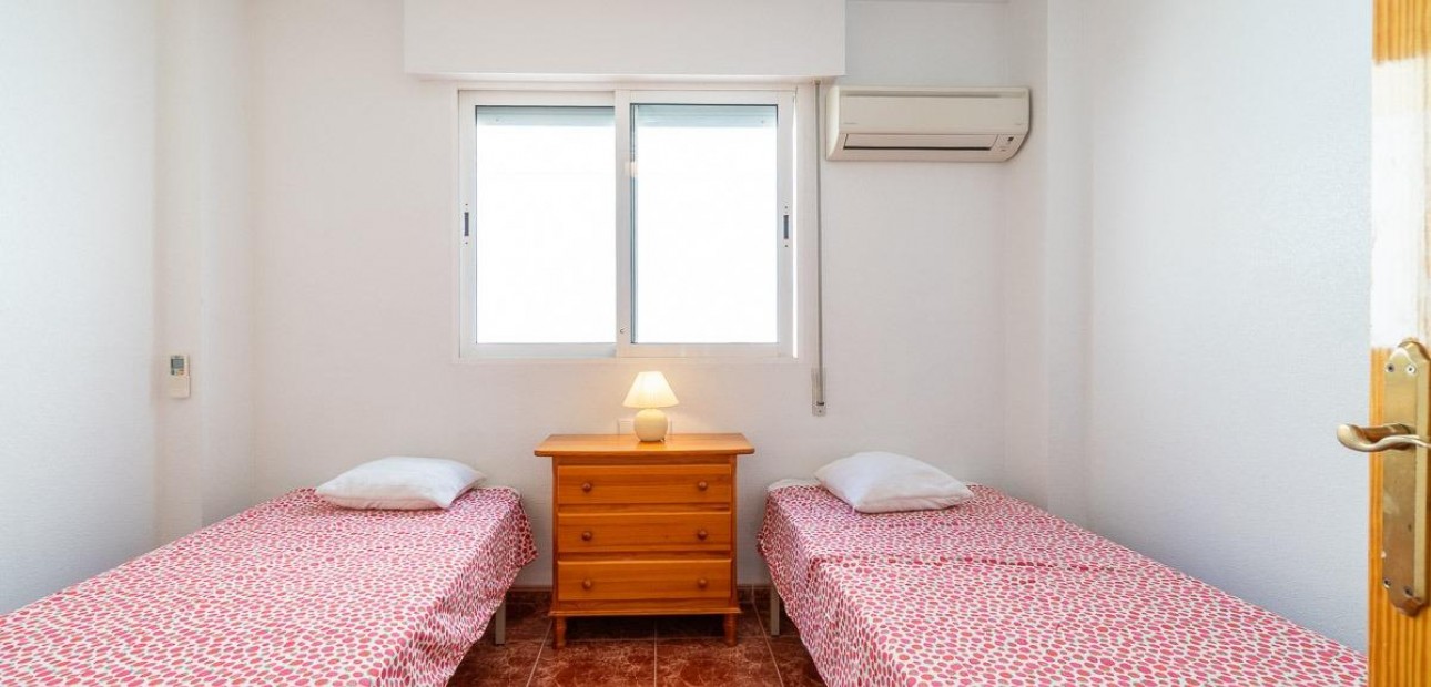 Sale - Terraced house -
Orihuela Costa - Playa Flamenca