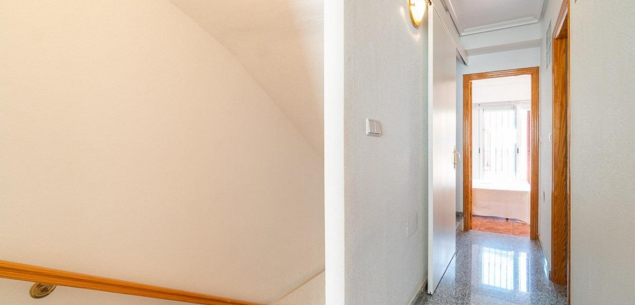 Sale - Terraced house -
Orihuela Costa - Playa Flamenca