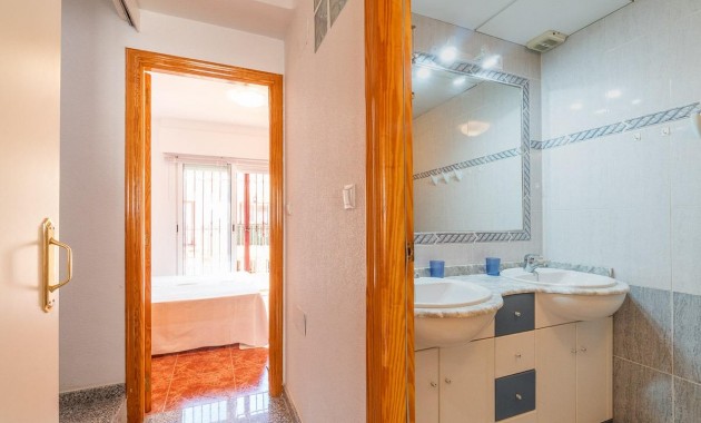 Sale - Terraced house -
Orihuela Costa - Playa Flamenca