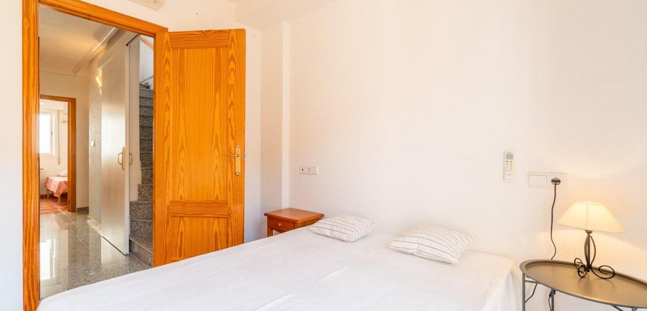 Sale - Terraced house -
Orihuela Costa - Playa Flamenca