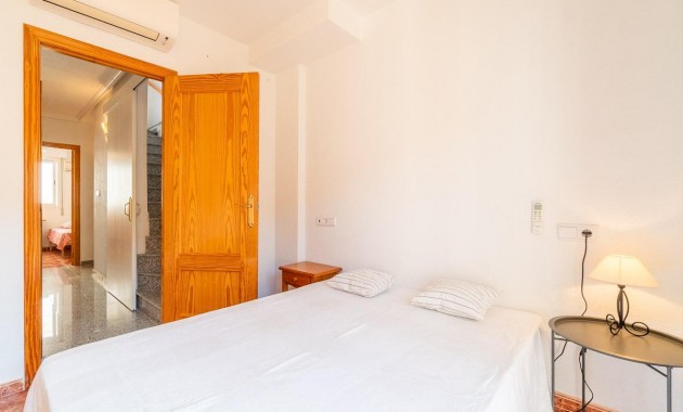 Sale - Terraced house -
Orihuela Costa - Playa Flamenca