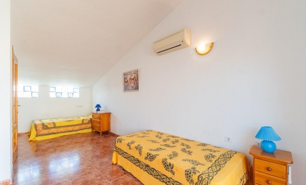 Sale - Terraced house -
Orihuela Costa - Playa Flamenca