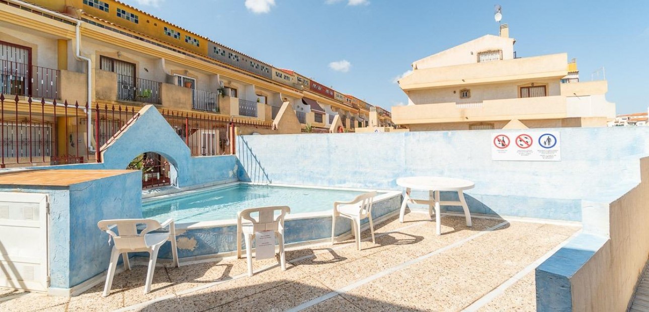 Sale - Terraced house -
Orihuela Costa - Playa Flamenca