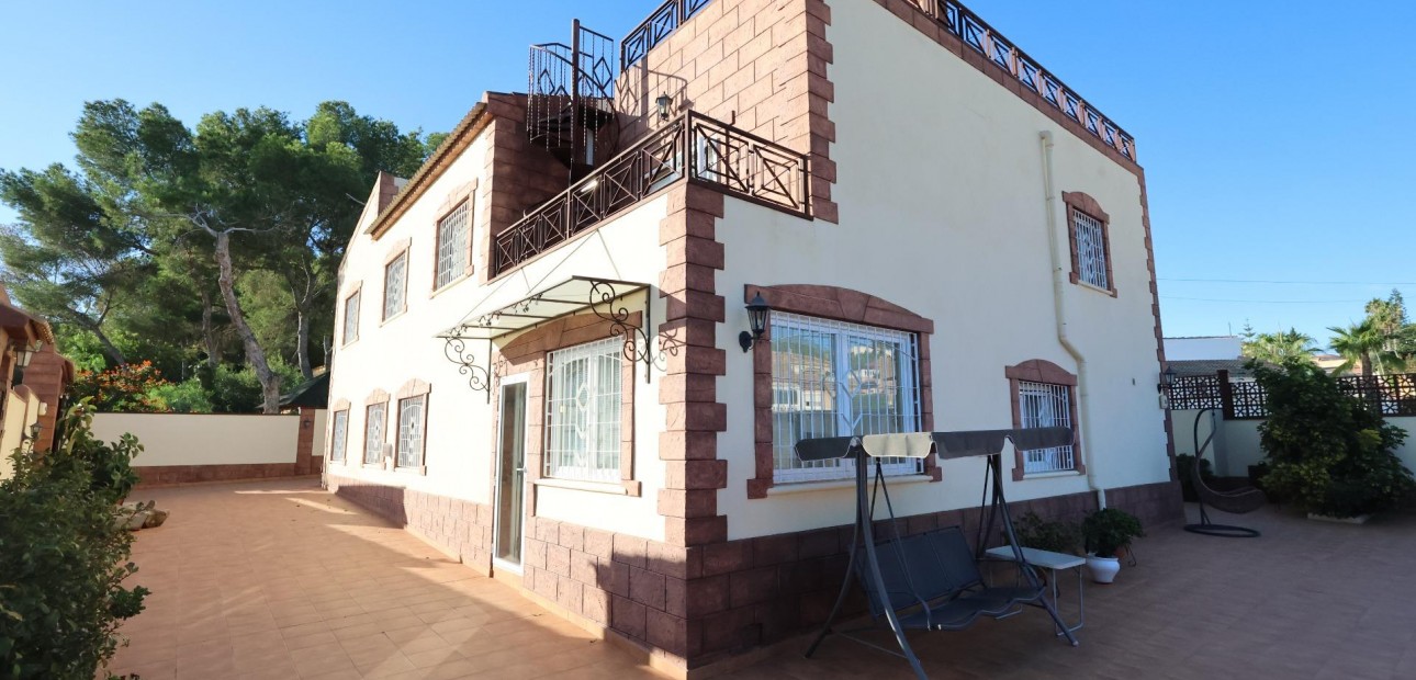 Sale - Villa -
Torrevieja - Los Balcones - Los Altos del Edén
