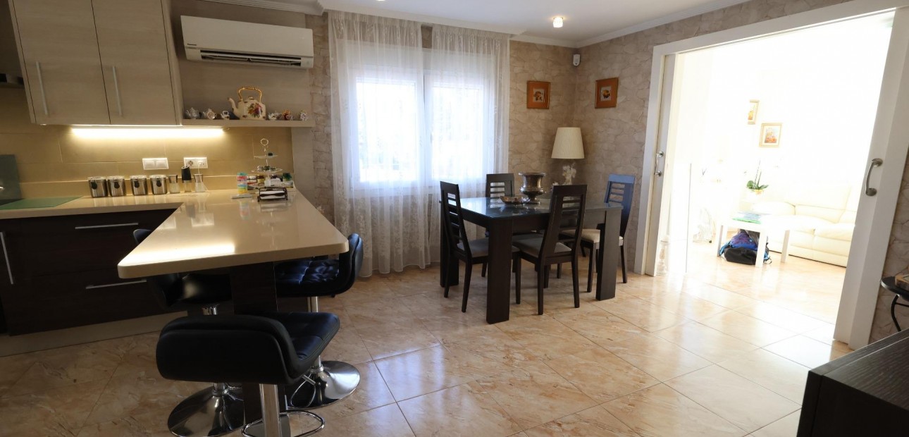 Sale - Villa -
Torrevieja - Los Balcones - Los Altos del Edén